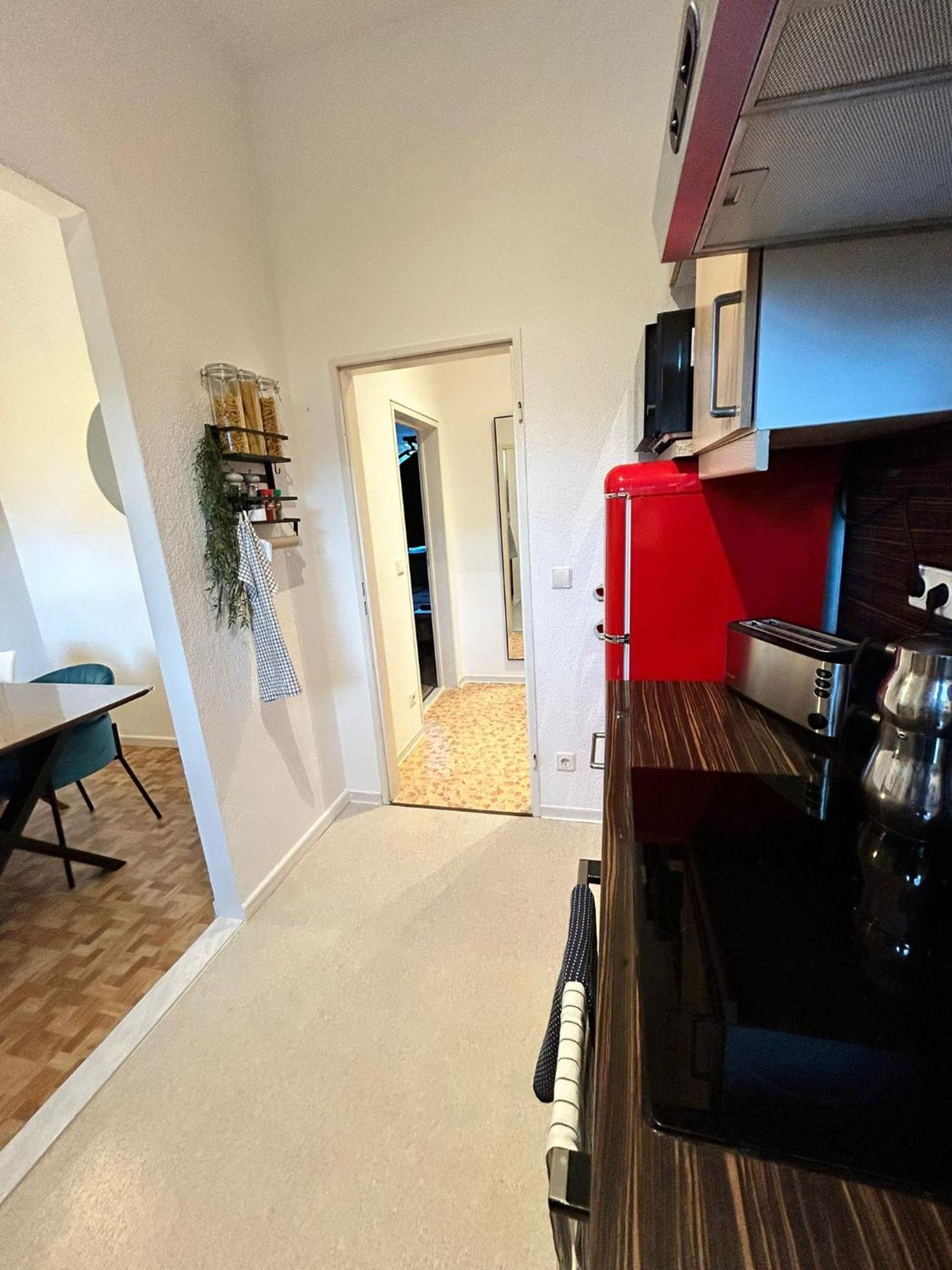 Duplex Apartment Ullstein- 4 Bedrooms, 2 Bathrooms, Living Room, 2 Parking Spaces, Boxspringbeds, Family & Business Apartment! 柏林 外观 照片