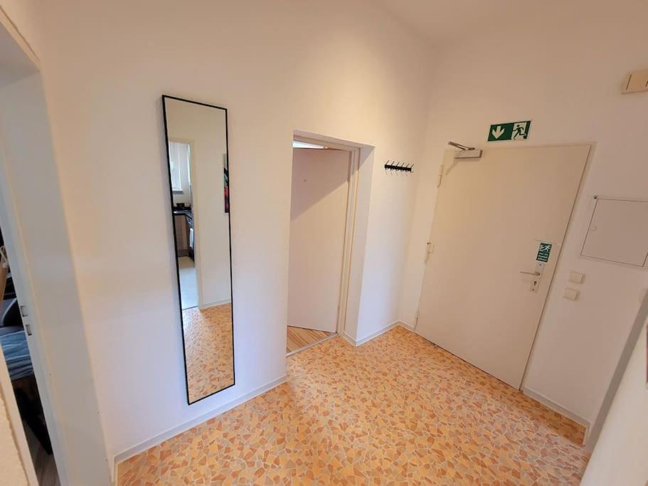 Duplex Apartment Ullstein- 4 Bedrooms, 2 Bathrooms, Living Room, 2 Parking Spaces, Boxspringbeds, Family & Business Apartment! 柏林 外观 照片