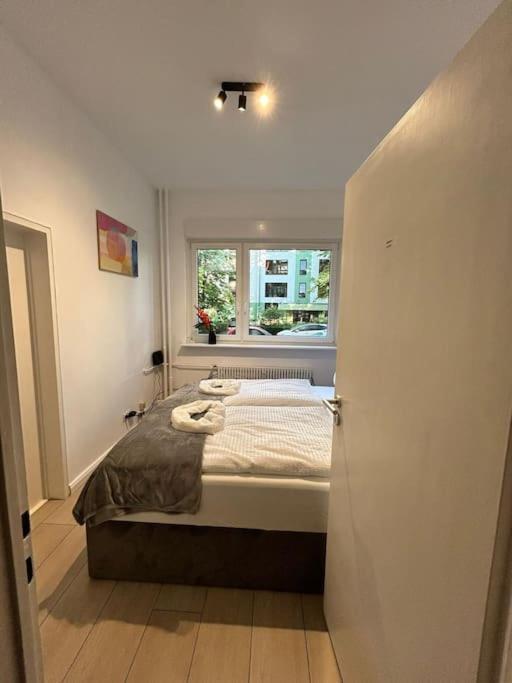 Duplex Apartment Ullstein- 4 Bedrooms, 2 Bathrooms, Living Room, 2 Parking Spaces, Boxspringbeds, Family & Business Apartment! 柏林 外观 照片
