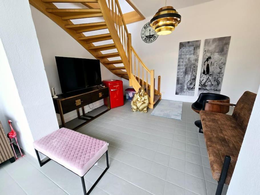 Duplex Apartment Ullstein- 4 Bedrooms, 2 Bathrooms, Living Room, 2 Parking Spaces, Boxspringbeds, Family & Business Apartment! 柏林 外观 照片